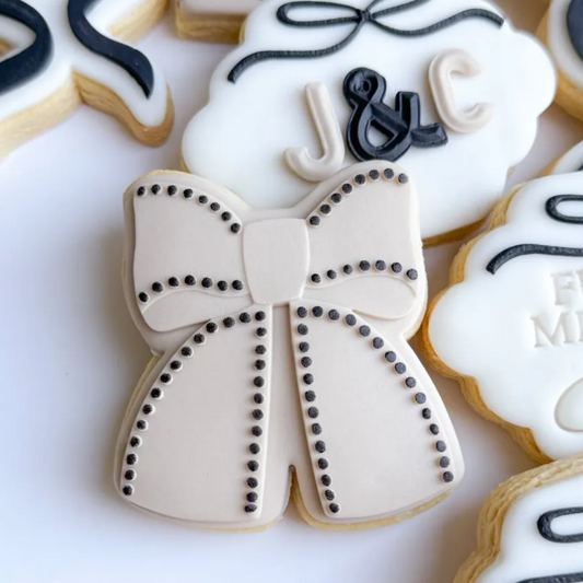 Bow with Dot Detailing Cookie Stamp & Cutter