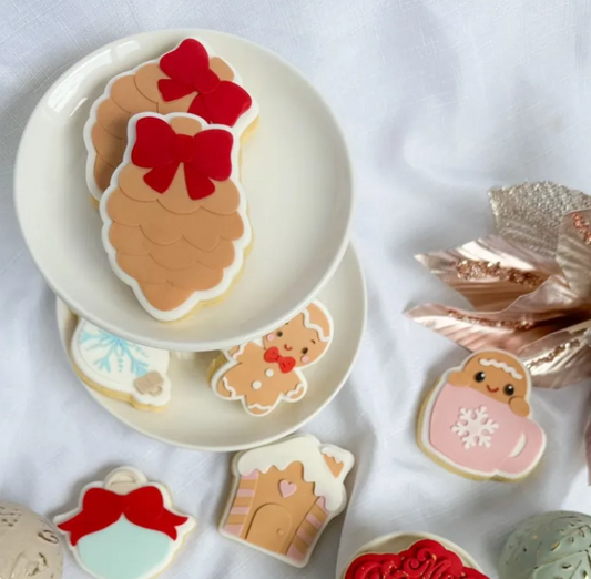 Pine Cone with Bow Cookie Stamp & Cutter
